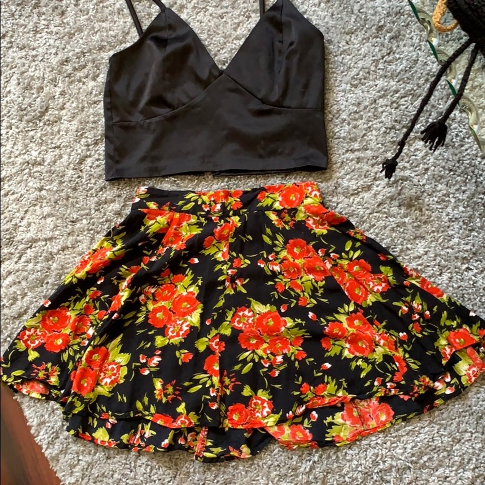 Flowered skirt 🥰